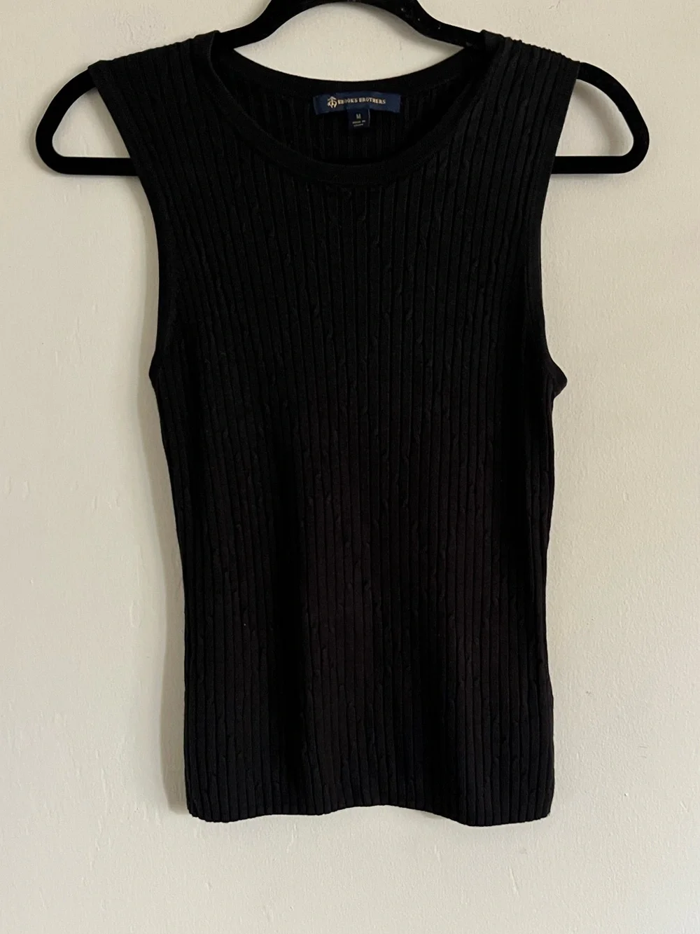 Brooks Brothers  Cable Knit Cropped Sleeveless Sweater Sz Medium